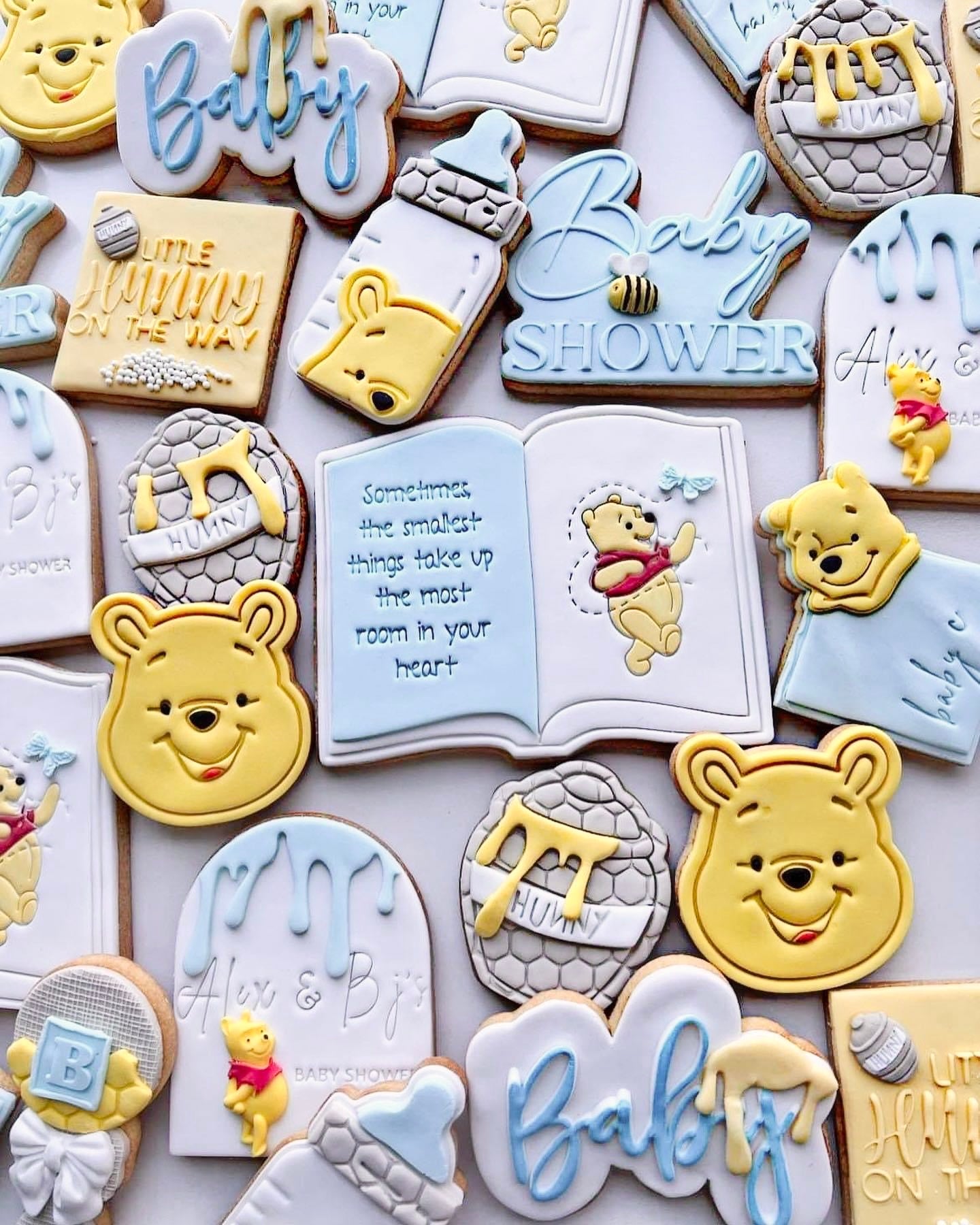 Winnie The Pooh Blue - Pack of 15 Cookies